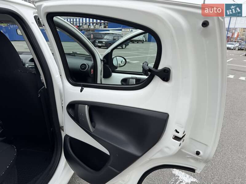 Хетчбек Citroen C1 2014 в Києві