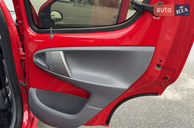Хэтчбек Citroen C1 2011 в 