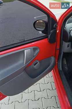 Хэтчбек Citroen C1 2011 в 