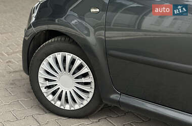 Хэтчбек Citroen C1 2006 в 