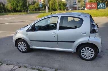 Хэтчбек Citroen C1 2012 в 