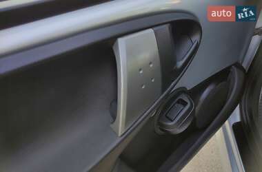 Хэтчбек Citroen C1 2012 в 