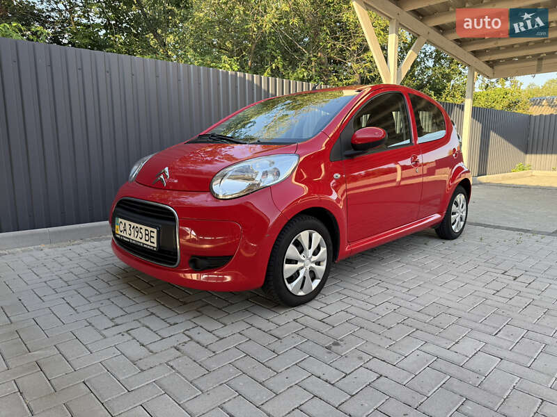 Хэтчбек Citroen C1 2011 в 