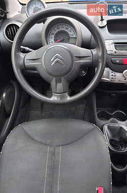 Хэтчбек Citroen C1 2012 в 
