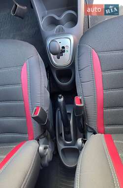 Хэтчбек Citroen C1 2011 в 