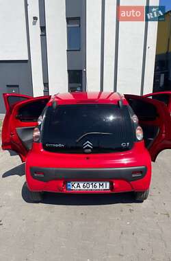 Хэтчбек Citroen C1 2011 в 