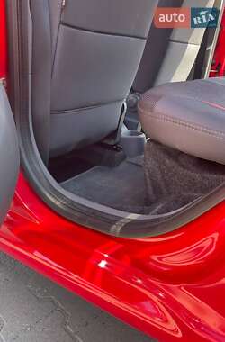 Хэтчбек Citroen C1 2011 в 