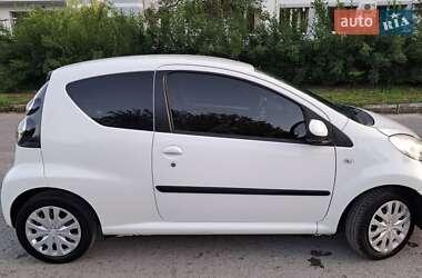 Хэтчбек Citroen C1 2012 в 