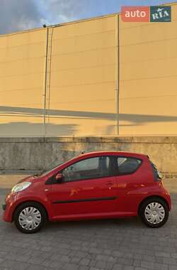 Хэтчбек Citroen C1 2006 в 