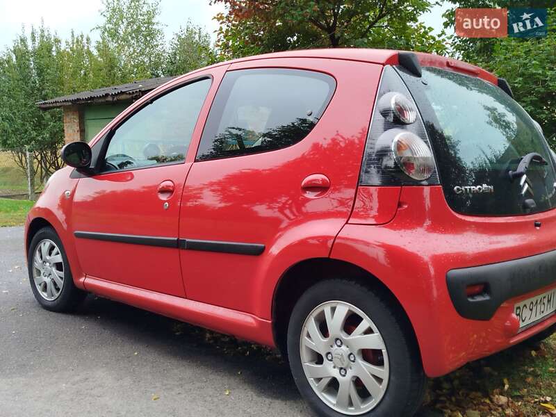 Хэтчбек Citroen C1 2010 в Владимире