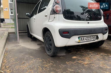 Хэтчбек Citroen C1 2013 в 