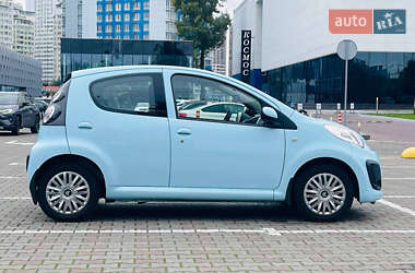 Хэтчбек Citroen C1 2013 в 