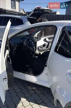 Хэтчбек Citroen C1 2013 в 