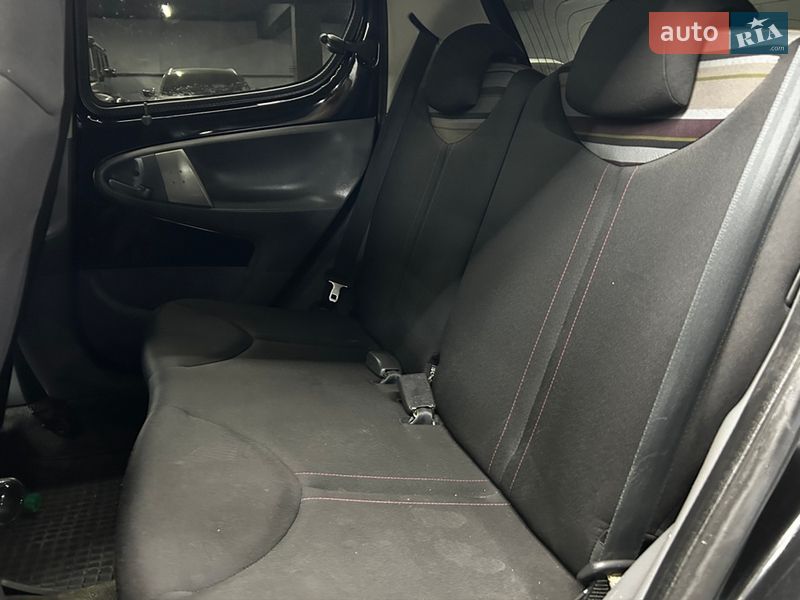 Хетчбек Citroen C1 2011 в Чернівцях фото 21 Хетчбек Citroen C1 2011 в Чернівцях