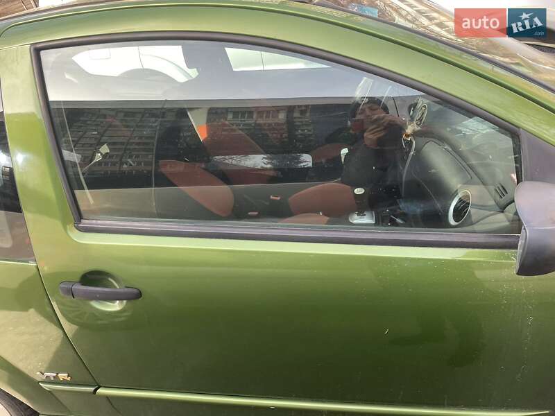 Хэтчбек Citroen C2 2005 в Киеве