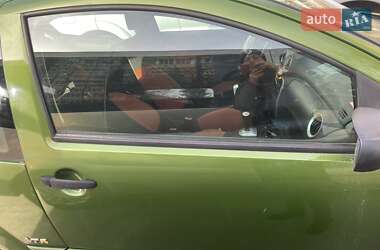 Хэтчбек Citroen C2 2005 в 