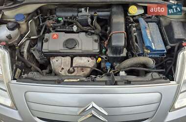 Хэтчбек Citroen C2 2005 в 