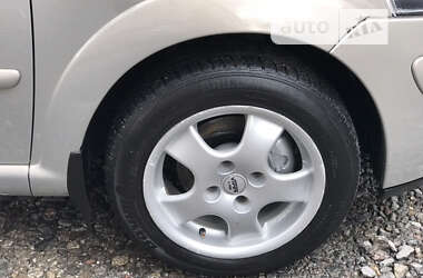 Хэтчбек Citroen C3 2006 в 