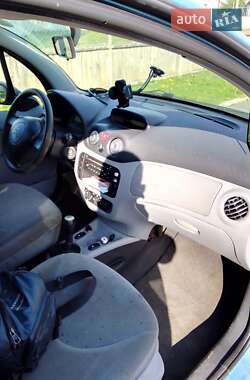 Хэтчбек Citroen C3 2003 в 