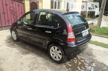 Хэтчбек Citroen C3 2006 в 