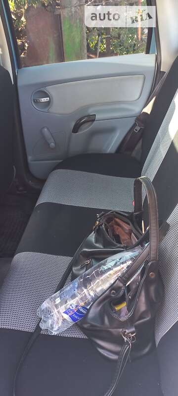 Хэтчбек Citroen C3 2002 в Новой Ушице