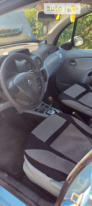 Хэтчбек Citroen C3 2002 в Новой Ушице
