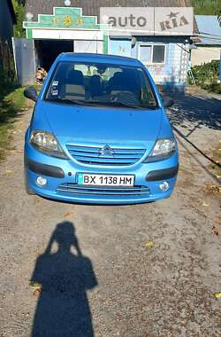 Хэтчбек Citroen C3 2002 в Новой Ушице