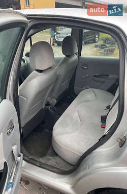 Хэтчбек Citroen C3 2005 в 