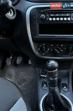 Хэтчбек Citroen C3 2007 в 