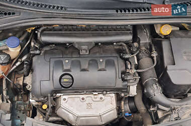 Хэтчбек Citroen C3 2010 в 