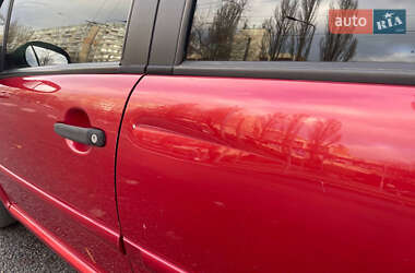 Хэтчбек Citroen C3 2003 в 
