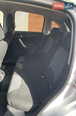 Хэтчбек Citroen C3 2012 в 