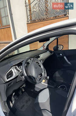 Хэтчбек Citroen C3 2012 в 