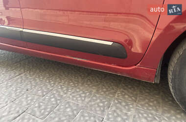 Хэтчбек Citroen C3 2010 в 
