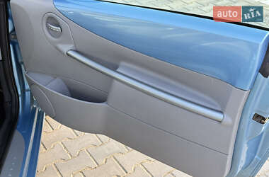 Хэтчбек Citroen C3 2004 в 
