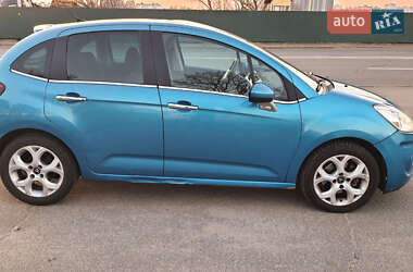 Хэтчбек Citroen C3 2010 в 