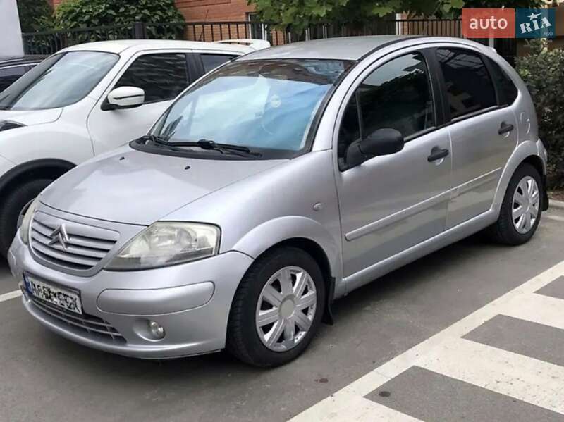 Хэтчбек Citroen C3 2003 в 