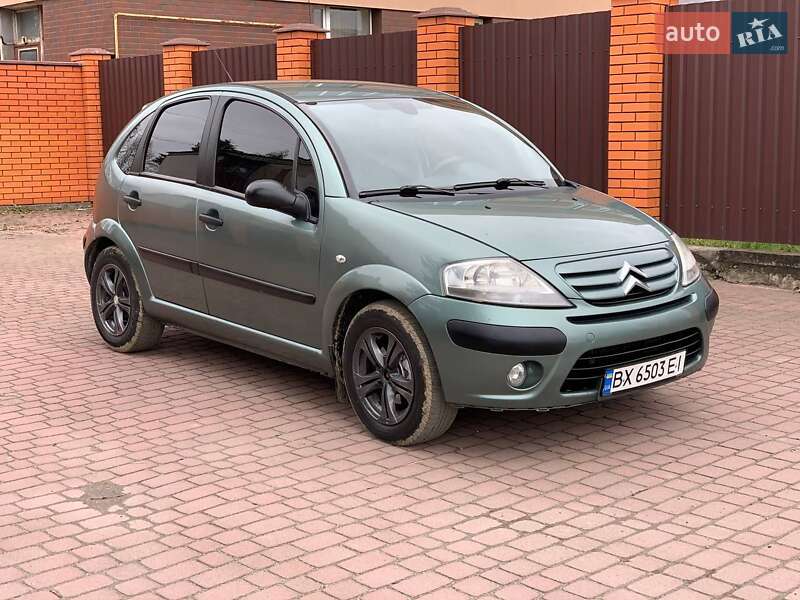 Хэтчбек Citroen C3 2006 в 