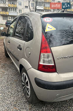 Хэтчбек Citroen C3 2006 в 