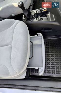 Хэтчбек Citroen C3 2005 в 