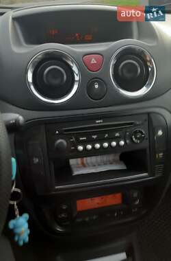 Хэтчбек Citroen C3 2008 в 