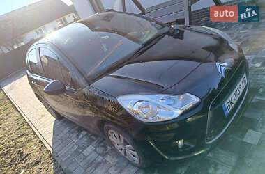 Хэтчбек Citroen C3 2011 в 