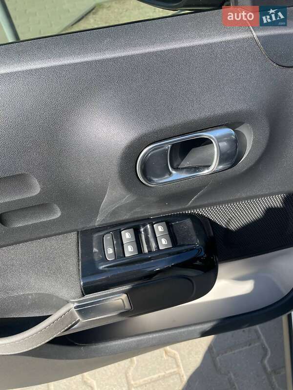 Хэтчбек Citroen C3 2017 в Черновцах фото 12 Хэтчбек Citroen C3 2017 в Черновцах