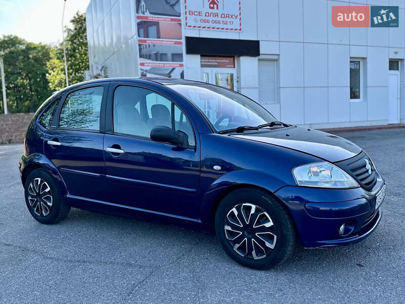 Хэтчбек Citroen C3 2004 в 