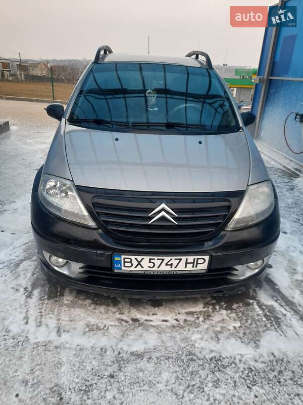 Хэтчбек Citroen C3 2005 в 