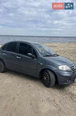Хэтчбек Citroen C3 2005 в 