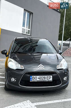 Хэтчбек Citroen C3 2012 в 