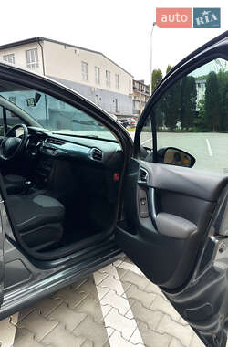 Хэтчбек Citroen C3 2012 в 