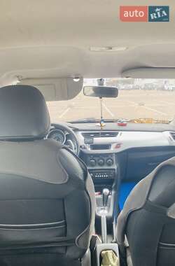 Хэтчбек Citroen C3 2012 в 