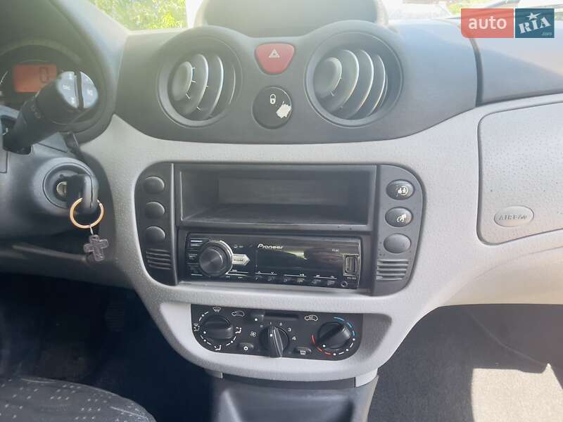 Хэтчбек Citroen C3 2007 в Глевахе